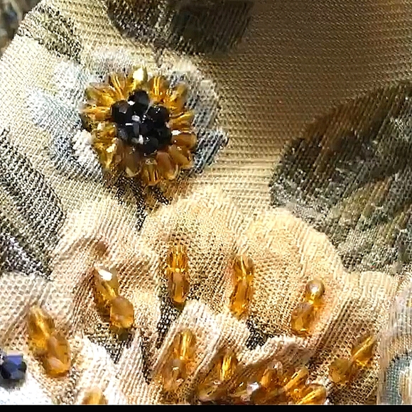 ❤️RESERVED. NWT Stunning Jacket with 3D Hand saw Flowers  Beads. X - Picture 14 of 16